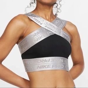 Nike sports bra/crop top